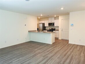 9916 Tangerine Hls St in Las Vegas, NV - Foto de edificio - Building Photo