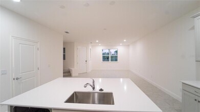 4867 Cross Pr Pkwy in St. Cloud, FL - Foto de edificio - Building Photo