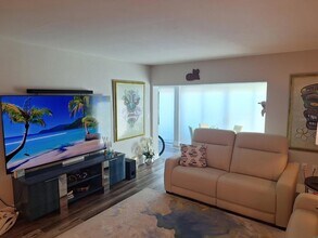 199 Whispering Sands Dr in Sarasota, FL - Building Photo - Building Photo