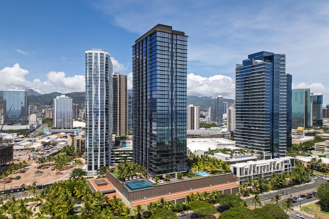 Victoria Place in Honolulu, HI - Building Photo