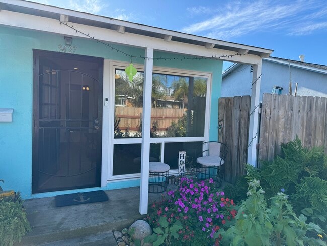 3427 Clairemont Mesa Blvd in San Diego, CA - Foto de edificio - Building Photo