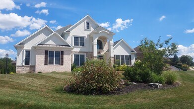 1295 Needham Cir E in York, PA - Building Photo - Building Photo