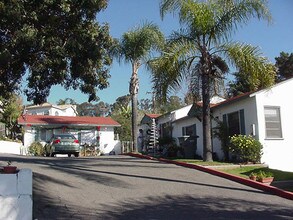 Sante Fe Cottages in Vista, CA - Building Photo - Building Photo