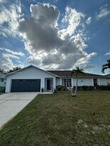 1306 SW 11th St in Cape Coral, FL - Building Photo