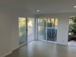 3623 Serra Rd, Unit Hillside Unit in Malibu, CA - Foto de edificio - Building Photo