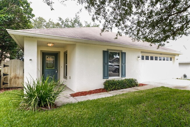 1176 Stoneham Dr in Groveland, FL - Building Photo - Building Photo