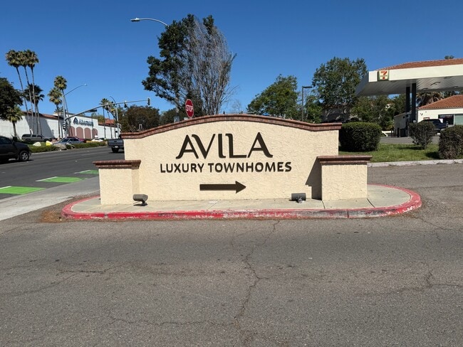 1572 Fortaleza Way #18 in Vista, CA - Building Photo - Building Photo