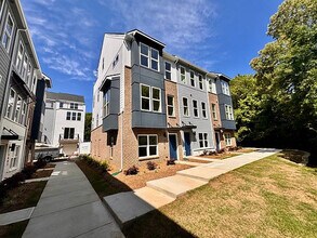 1015 Kokomo Ln in Charlotte, NC - Building Photo - Building Photo