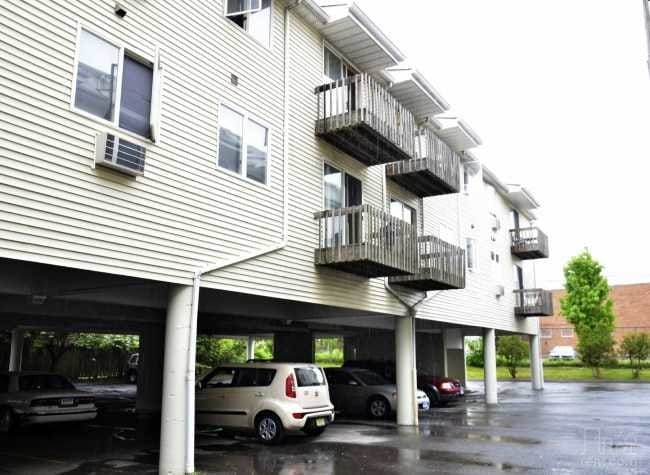 42 Dean Pl, Unit A106 in Bridgeport, CT - Building Photo - Building Photo