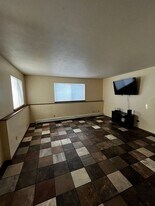 94 N Grogan St in Belgrade, MT - Building Photo