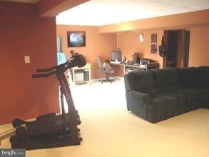 8616 Dutchman Ct in Manassas, VA - Building Photo - Building Photo