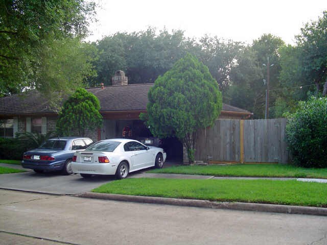 6202 Wagonwheel Cir in Houston, TX - Building Photo