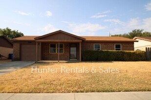 2711 Mountain Ave in Copperas Cove, TX - Building Photo