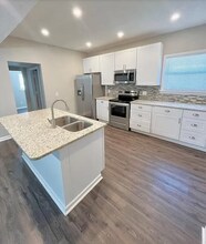 1319 E 32 Terrace in Kansas City, MO - Building Photo - Building Photo
