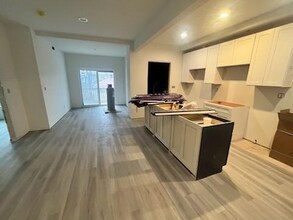 4937 N St Louis Ave-Unit -1 S in Chicago, IL - Building Photo - Building Photo
