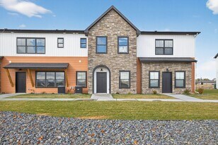 4967 Beach Dr in Idaho Falls, ID - Building Photo