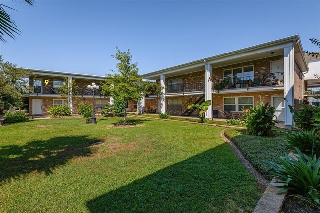 3535 NASA Road 1 in Seabrook, TX - Building Photo - Building Photo