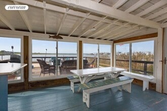 39 Point Rd in Westhampton Beach, NY - Building Photo - Building Photo