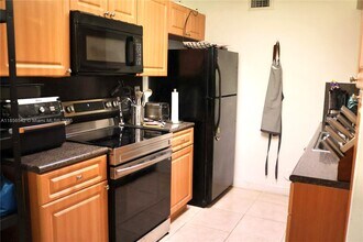 9747 NW 49th Terrace in Doral, FL - Building Photo - Building Photo