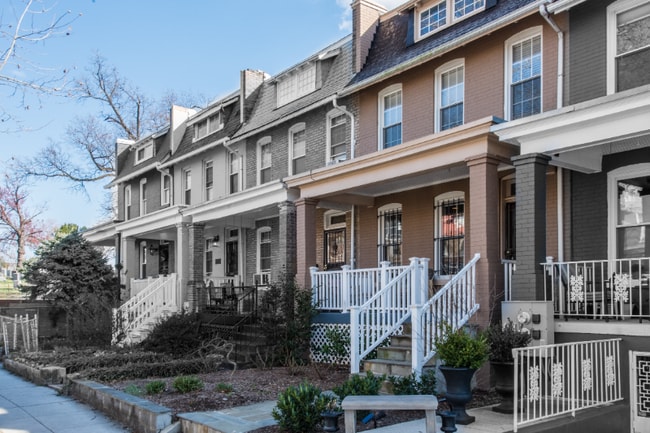 37 Franklin St NE