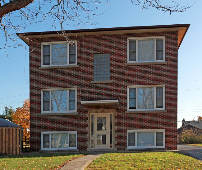 9 Masterson Dr in St Catharines, ON - Building Photo - Building Photo