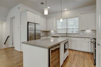 954 W 18th St in Houston, TX - Building Photo - Building Photo