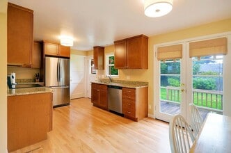 Remodeled Wedgewood Home! in Seattle, WA - Foto de edificio - Building Photo