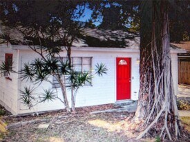 1664 10th St in Sarasota, FL - Building Photo