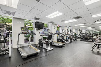 720 N Larrabee St in Chicago, IL - Building Photo - Building Photo