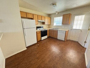 4506 Sylvia Dr in Killeen, TX - Foto de edificio - Building Photo