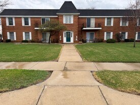 1620 Camellia Dr, Unit B2 in Munster, IN - Building Photo