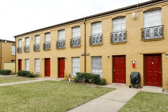 Scarborough Lane Apartments in Pasadena, TX - Building Photo - Building Photo