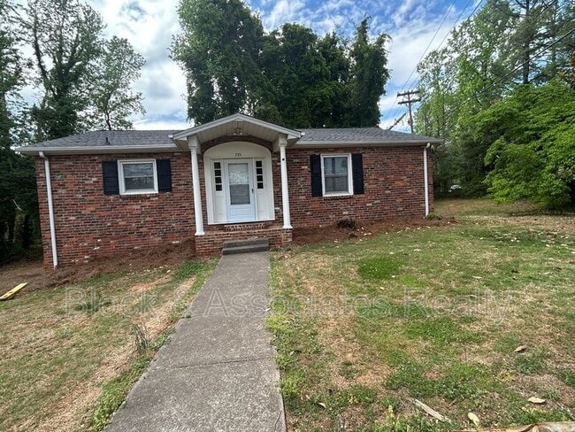 property at 735 W Mountain St