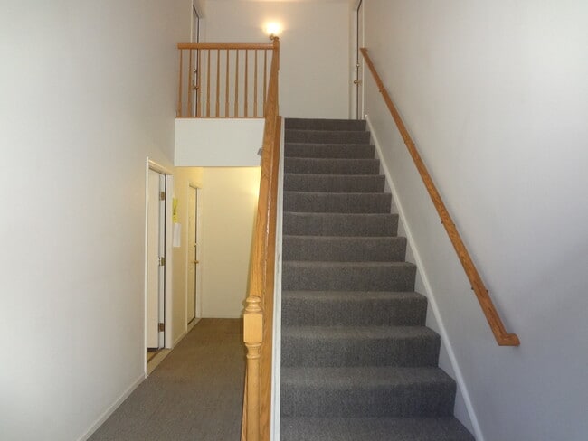 1127 N Red Oak Cir in Round Lake Beach, IL - Building Photo - Building Photo
