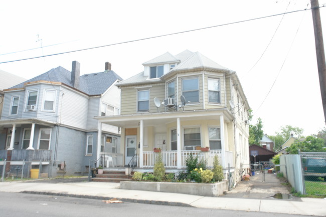 156 1st St in Perth Amboy, NJ - Building Photo - Building Photo