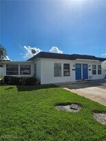 24 Temple Ct in Lehigh Acres, FL - Building Photo