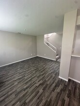 764 W Phillips St, Unit 11 in Ontario, CA - Foto de edificio - Building Photo