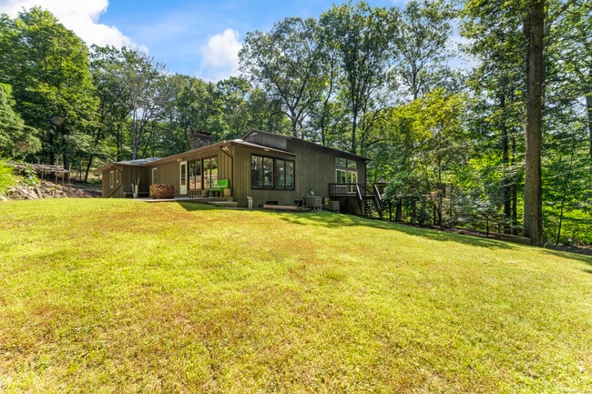83 Buck Hill Rd in Easton, CT - Building Photo - Building Photo