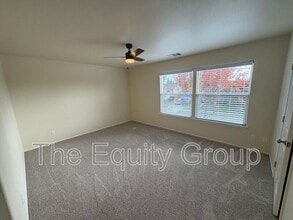 1155 Meadow Ave in Exeter, CA - Building Photo - Building Photo