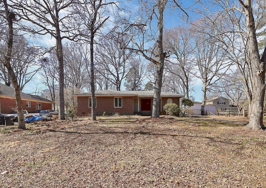 6635 Olde Savannah Rd in Charlotte, NC - Foto de edificio