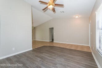 1155 31st Ave SW in Vero Beach, FL - Building Photo - Building Photo