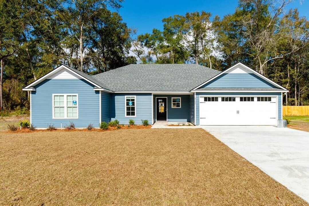 4582 Quarterman Estates Dr in Valdosta, GA - Building Photo