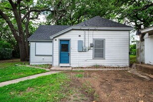107 Windsor Ct in Weatherford, TX - Building Photo
