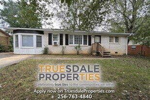 4807 Bluehaven Dr NW in Huntsville, AL - Building Photo