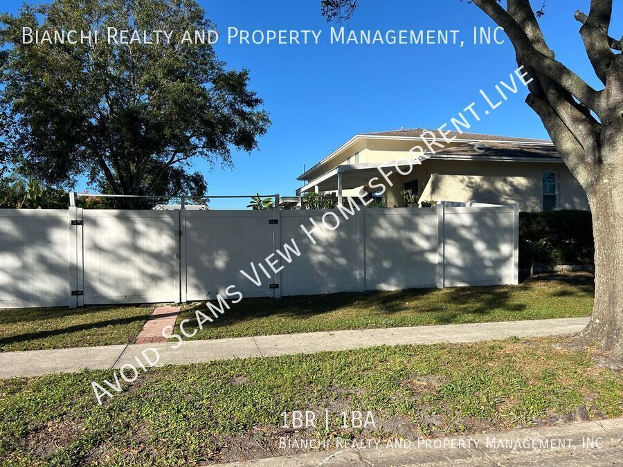 3146 Carlos Dr in Dunedin, FL - Building Photo