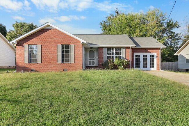 609 Corinth Ct in Clarksville, TN - Building Photo - Building Photo