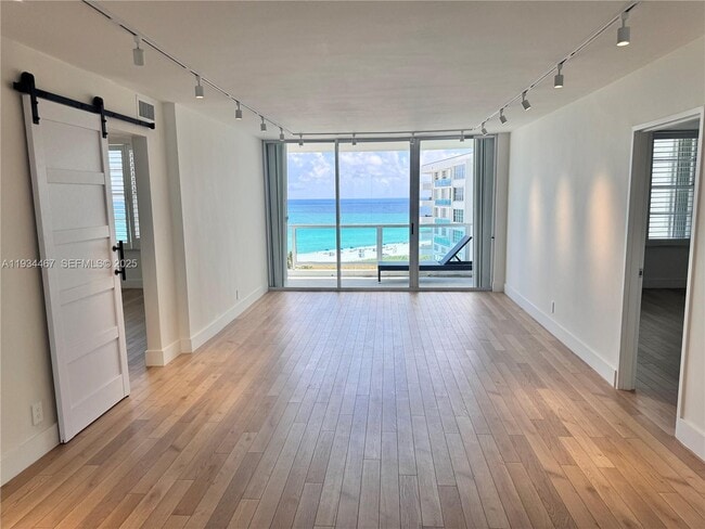 5161 Collins Ave in Miami Beach, FL - Building Photo - Building Photo