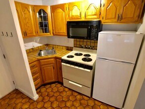 82 Phillips St, Unit 5 in Boston, MA - Foto de edificio - Building Photo