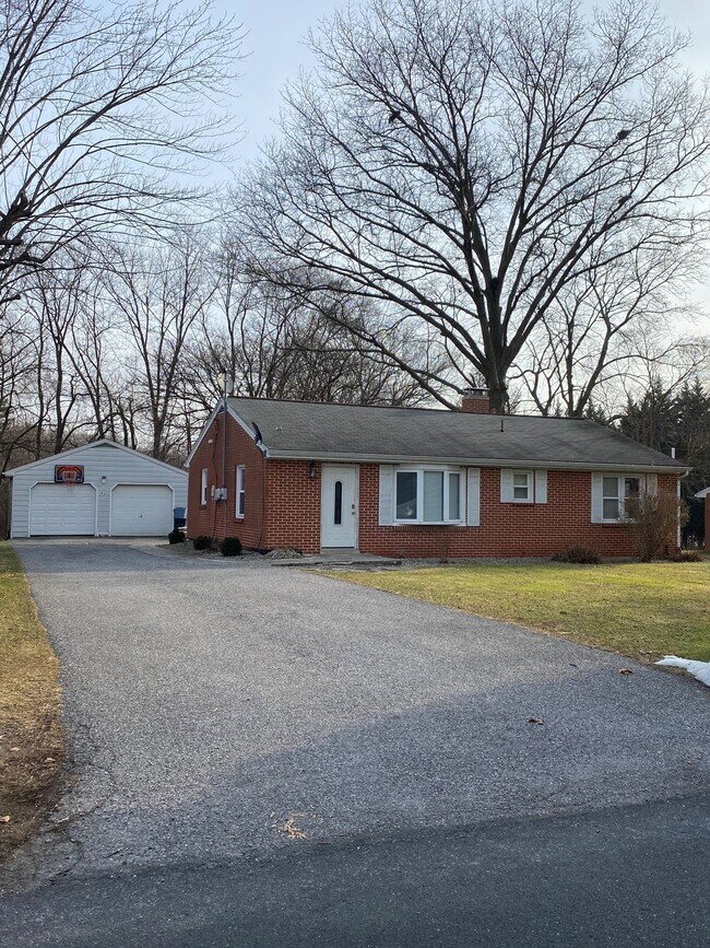 52 Dogwood Ln Rentals in Dillsburg, PA