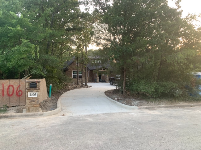 3106 Manorwood Dr in Bryan, TX - Building Photo - Building Photo